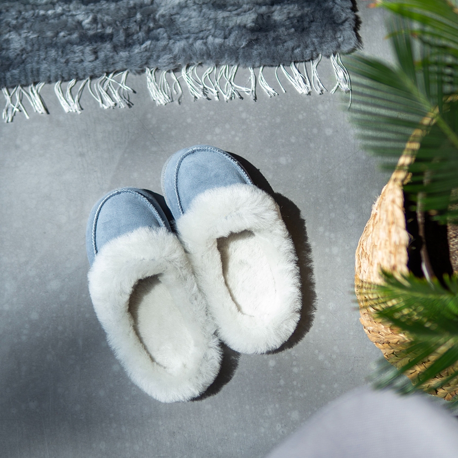 Damenpantoffeln aus Leder mit Schafwolle Vanesa blau
