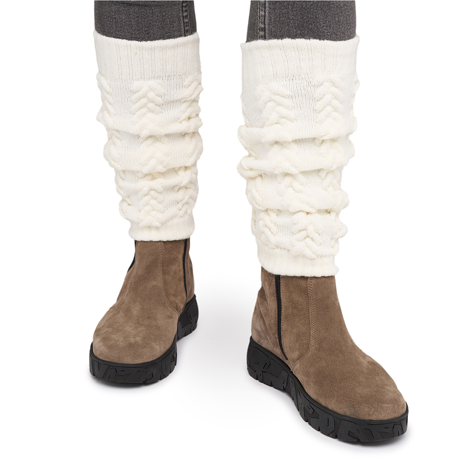 Traditioneller Überzug aus Schafwolle Merino weiß