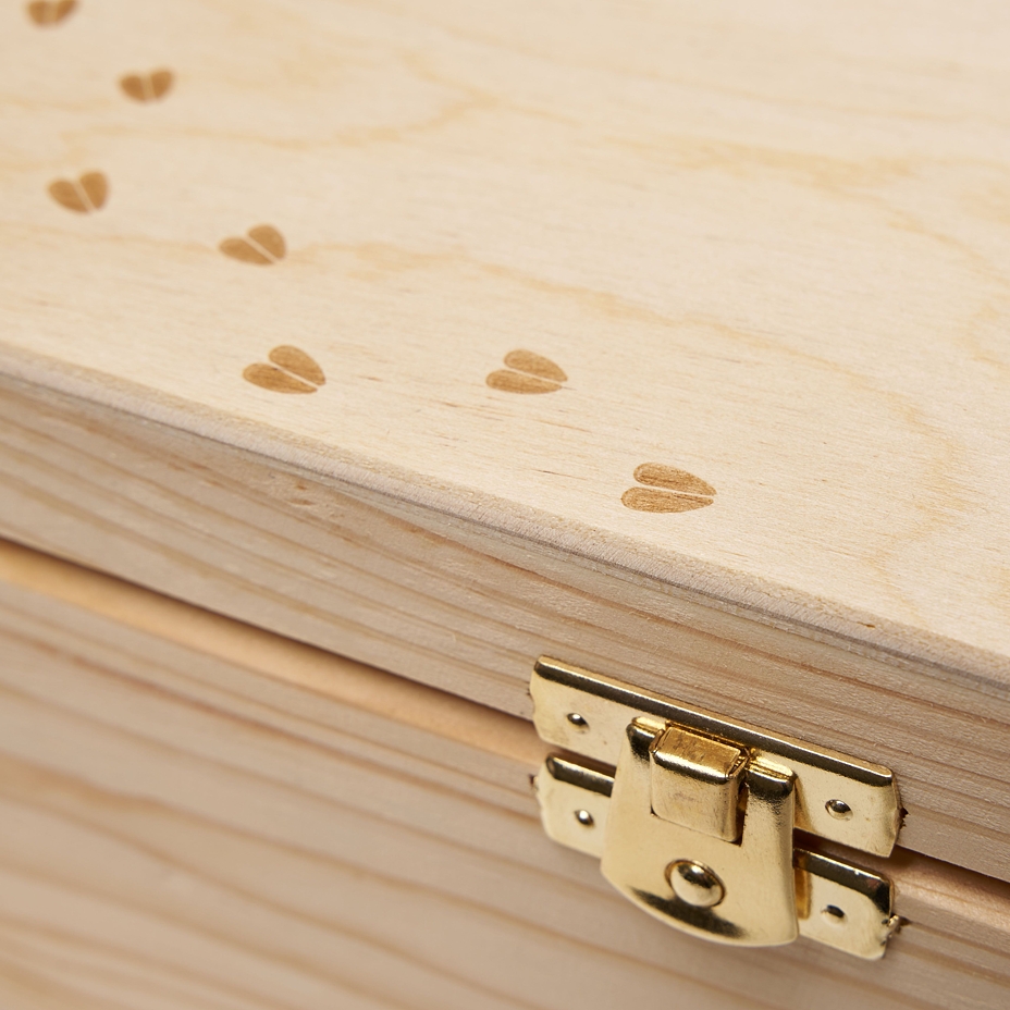 Geschenkset in einer Holzkiste für die Fußpflege